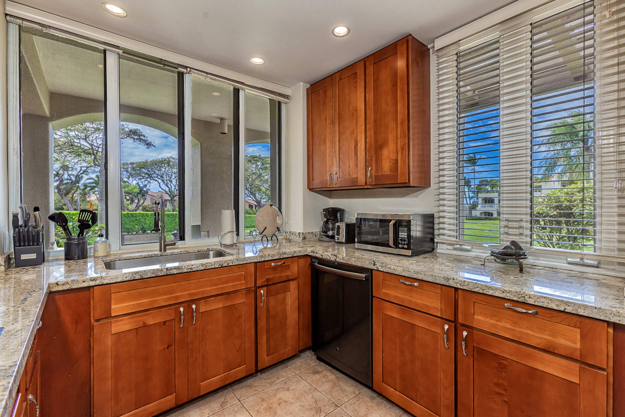 Condo in Kihei · ★4.5 · 2 bedrooms · 3 beds · 2 baths - Image 21