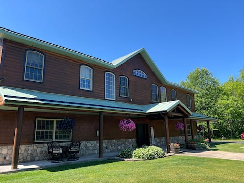Twin Ports Hideaway