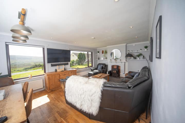 Modern Rustic Charm | Spacious 5 Bedroom Home - Portree
