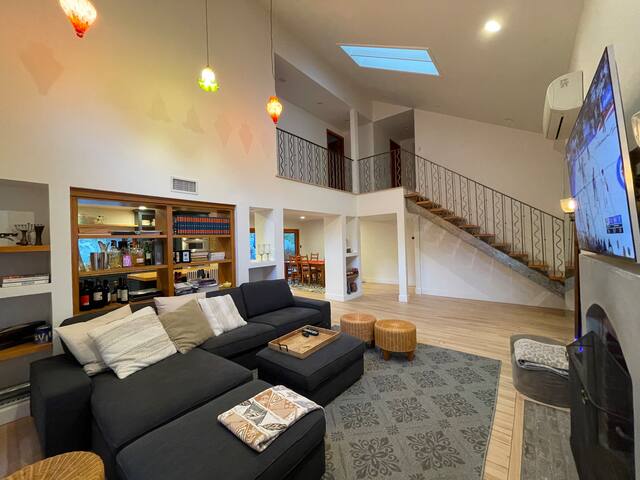 4BDs Hillside Oasis w/ free Hot tub