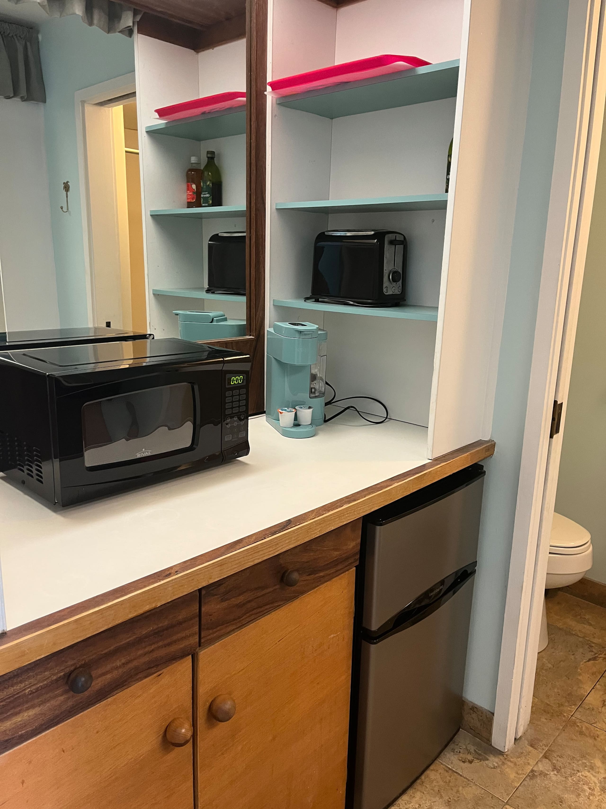 Condo in Kailua-Kona · ★4.73 · 1 bedroom · 3 beds · 1 shared bath - Image 10