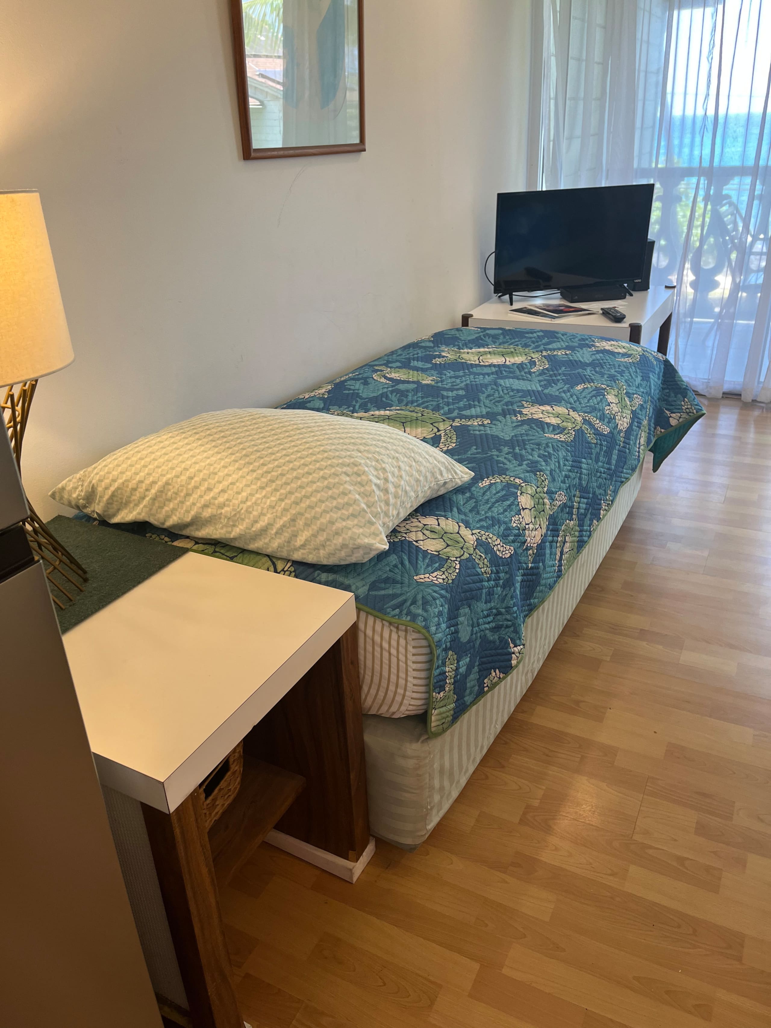 Condo in Kailua-Kona · ★4.73 · 1 bedroom · 3 beds · 1 shared bath - Image 9