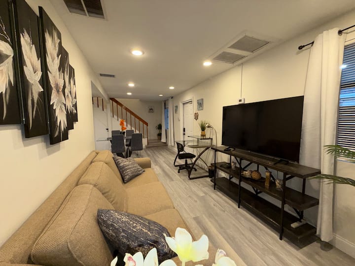 West Palm Beach - 2 Bedroom Guest House/efficiency - Riviera Beach