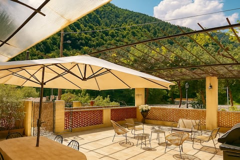 Lake View Terrace Apartment