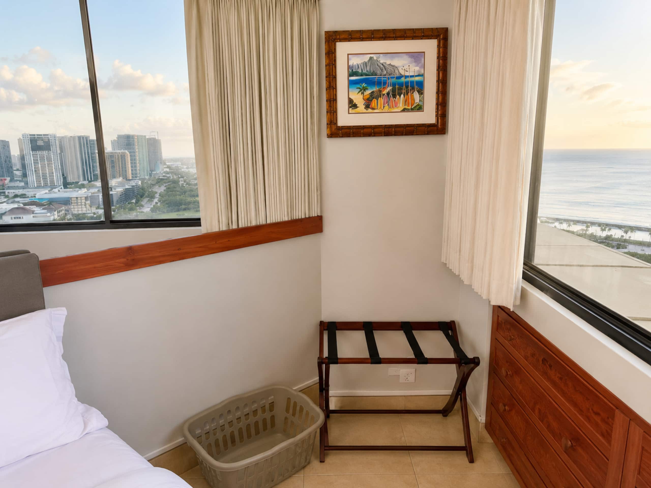 Condo in Honolulu · ★4.88 · 1 bedroom · 2 beds · 1 bath - Image 16