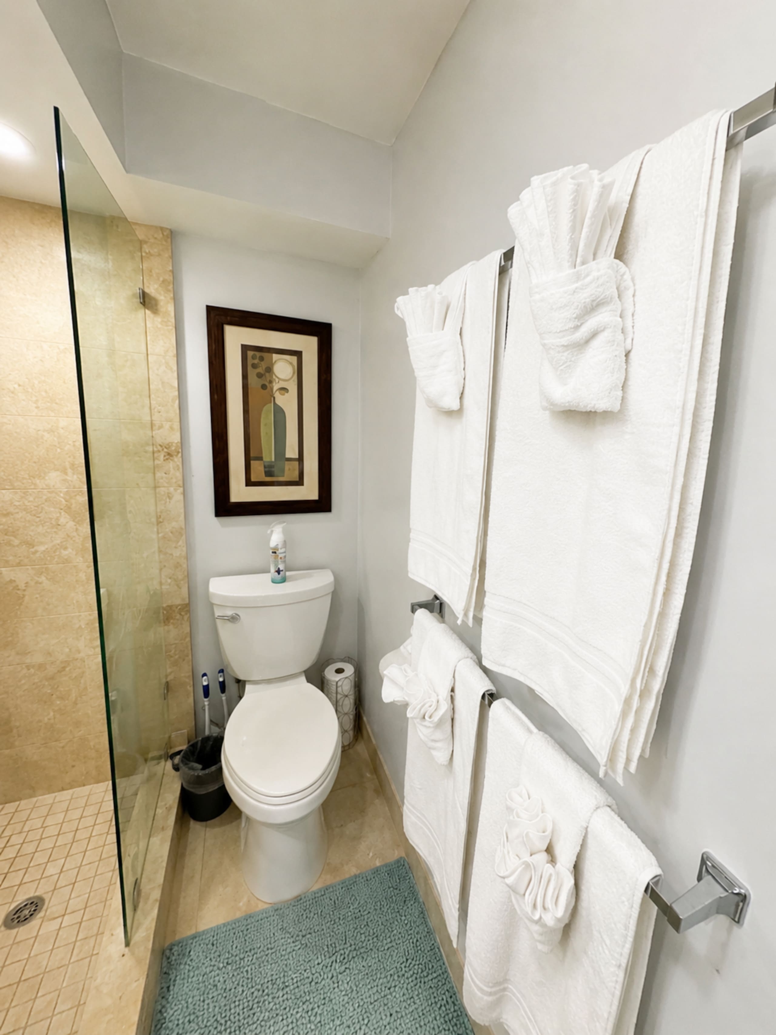 Condo in Honolulu · ★4.88 · 1 bedroom · 2 beds · 1 bath - Image 14