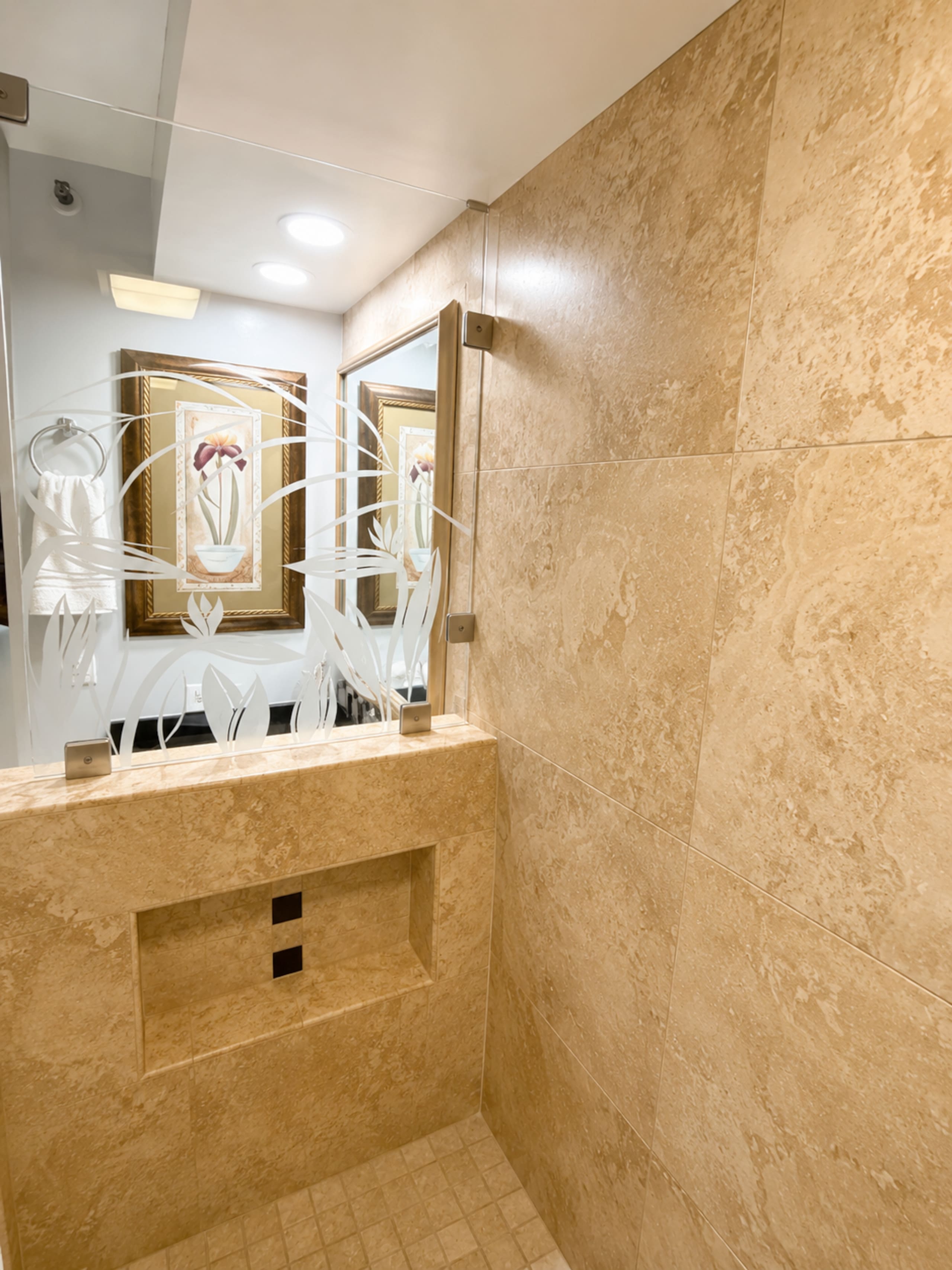 Condo in Honolulu · ★4.88 · 1 bedroom · 2 beds · 1 bath - Image 17