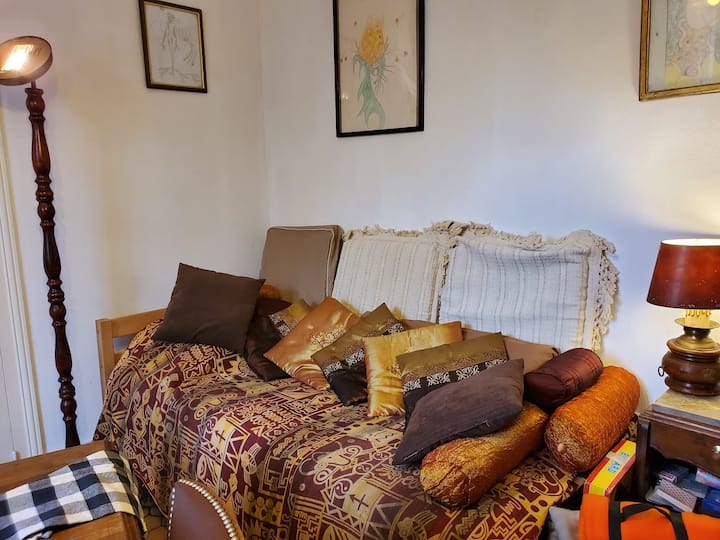 Maison à L'ancienne Avec Terrain,animaux Bienvenus - Le Creusot