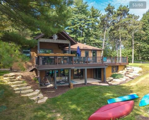 Private Lakeside Retreat, Perfect for families!
