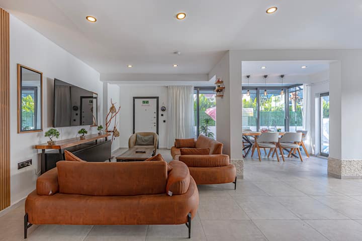 Casa Rosa Luxury Villa W/heated Pool - Belek
