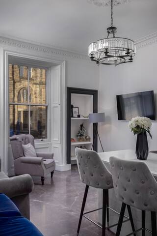2 Bedroom by Edinburgh Castle