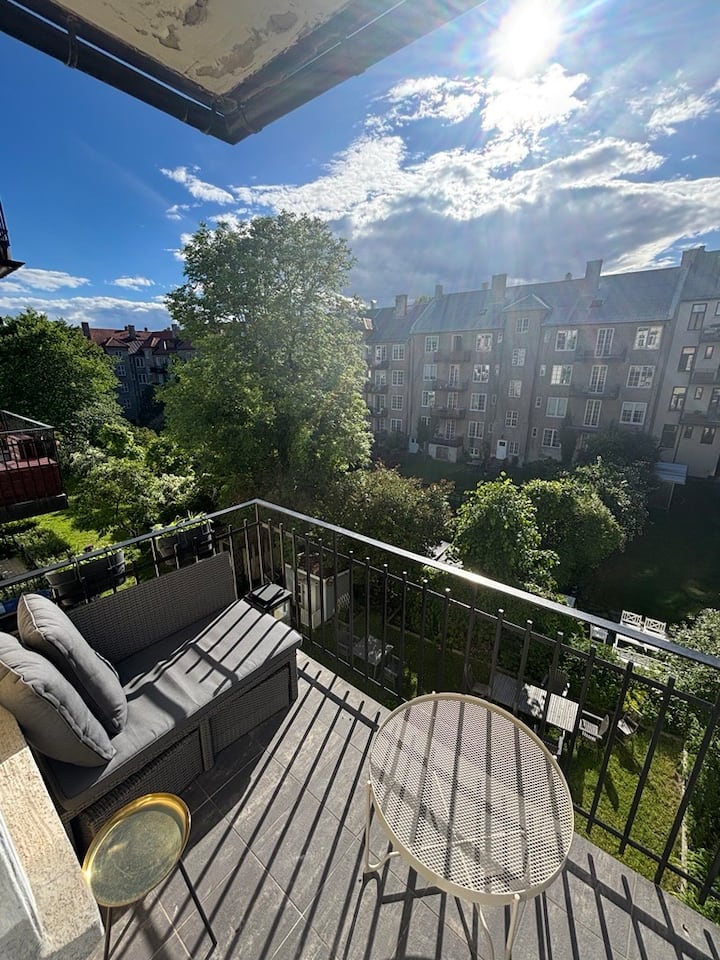 Stunning Classic 2 Bedroom Apartment With Balcony - Oslo