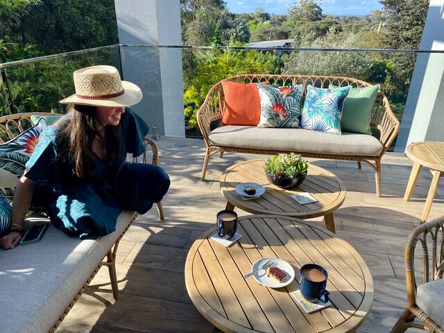 Coastal & Garden Oasis with pool gallery image 4