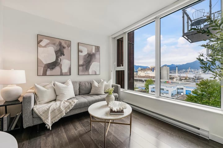 2br Mountain & City View | Free Parking+fast Wifi - Vancouver