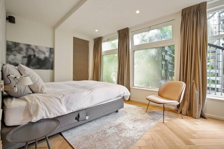 Prinsengrcht apprtmnt in de Jordaan (3 slpkmrs) gallery image 4