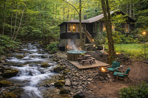 The Water House - Spring Spa on a Cascading Brook