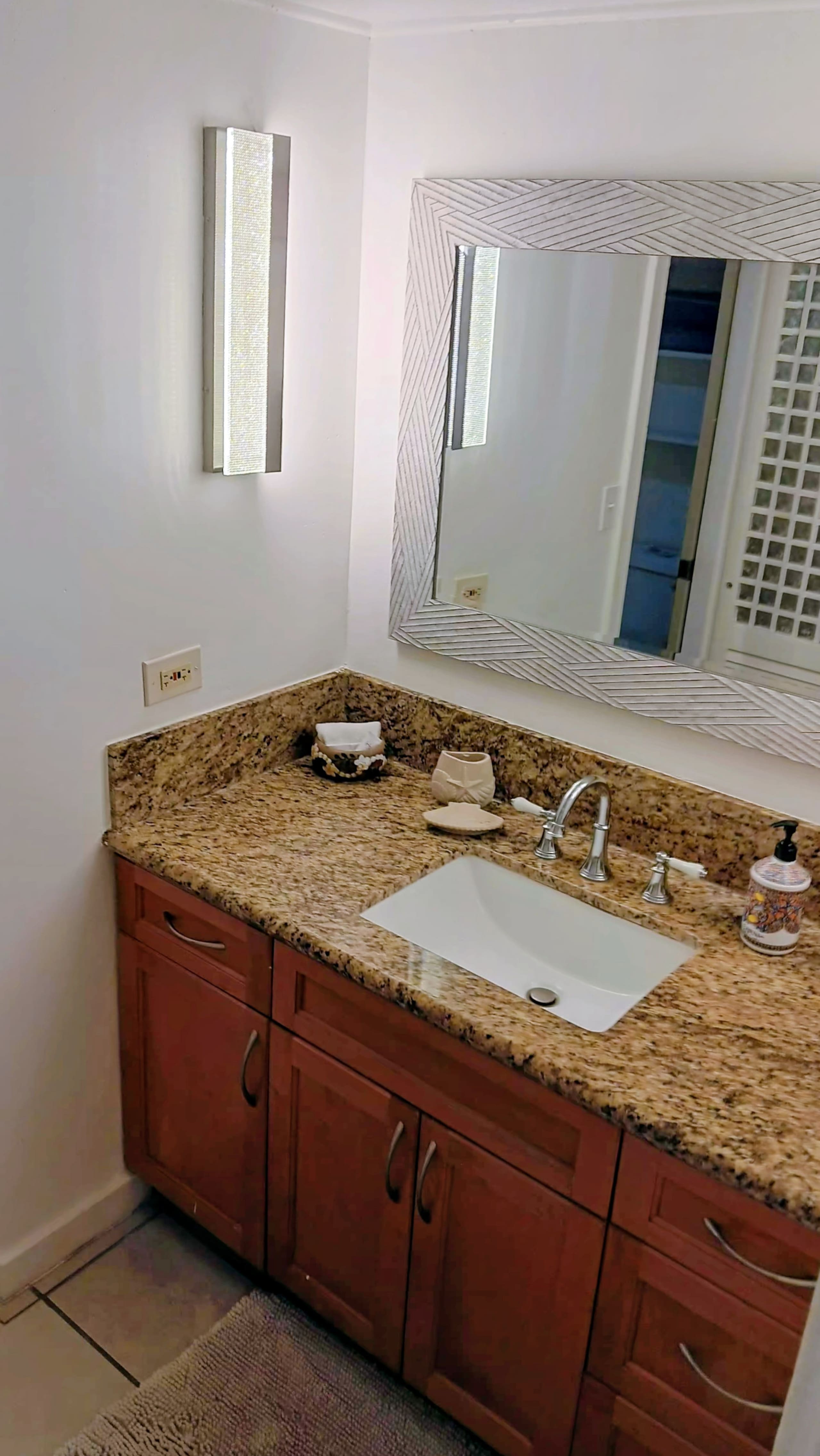 Condo in Hauula · ★4.88 · Studio · 3 beds · 1 bath - Image 41