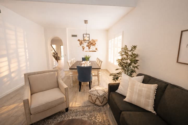 Upscale Home, Award Winning Golf, Trails & Parks - Gilbert, AZ