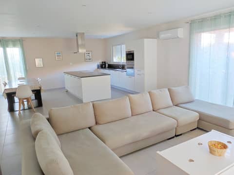 Villa f5, 800 m from the beach