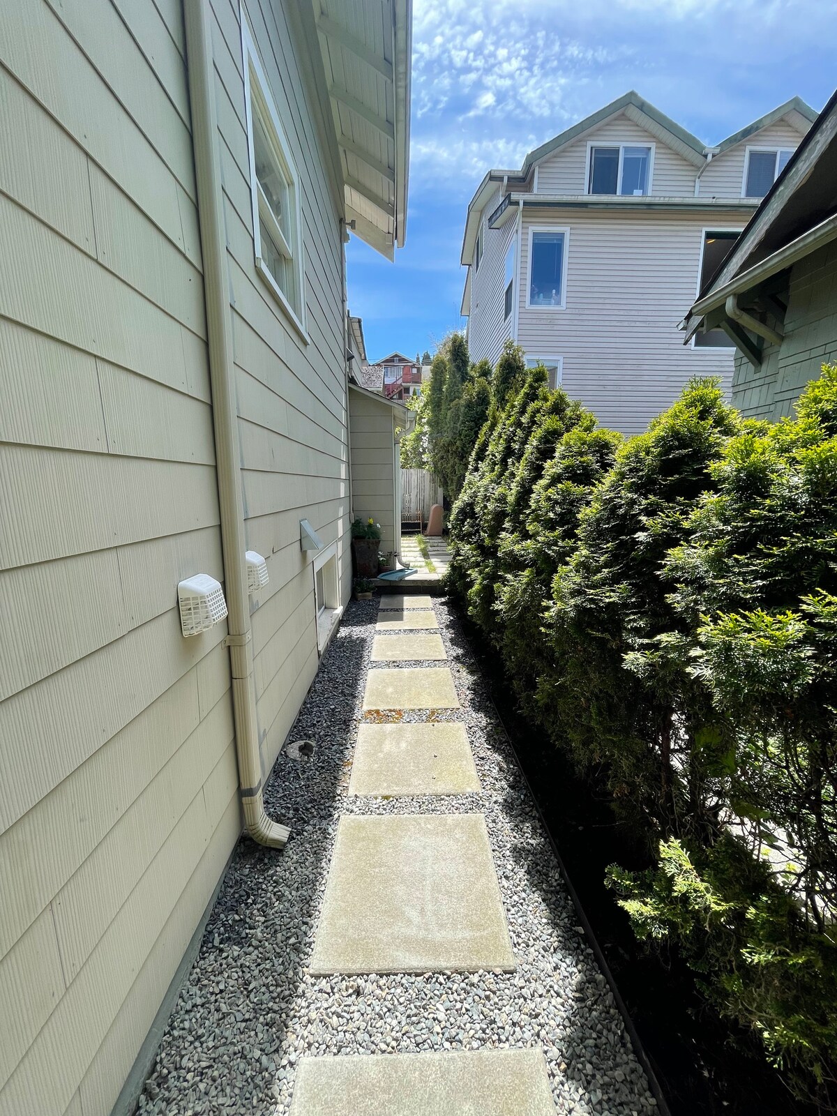 Cozy+Modern Suite in North Queen Anne
