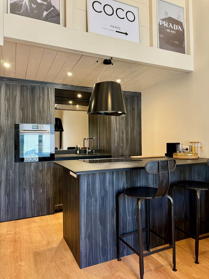 Logement De Charme Avec Extérieur - Centre Ville - La Rochelle