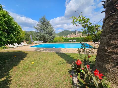 Villa with toulon pool