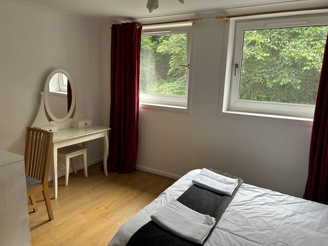 Edinburgh Playhouse Cheerful 4 bedroom house gallery image 2