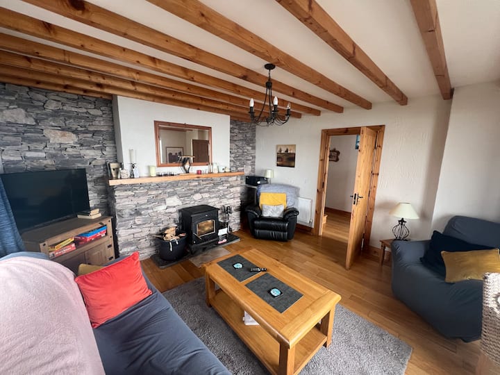 Cozy And Secluded Cottage With Stunning Ocean View - Dingle Peninsula