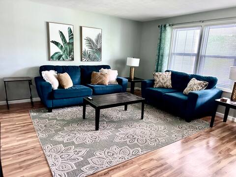 Quaint, cozy and convenient 3BR house in Farragut.