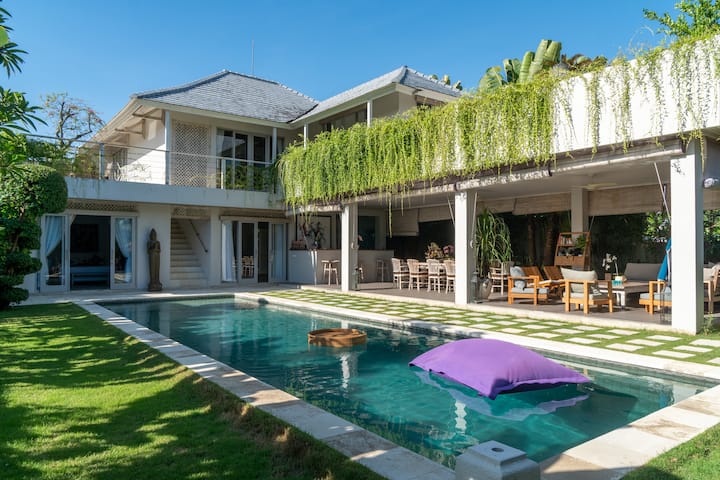 Peace & Space Between Canggu &
And Seminyak - Bali