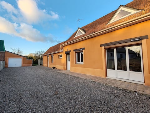Les Poissons Rouges, country cottage