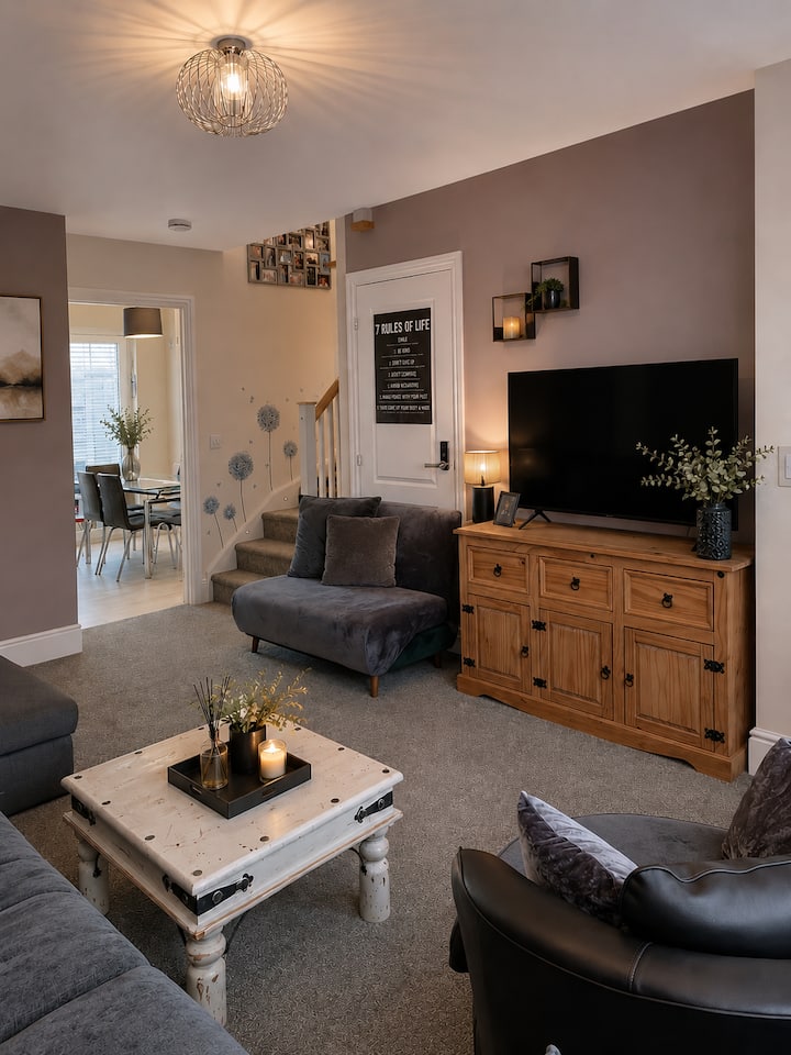 Clean, Comfy, Well Equipped And Super Fast Wi-fi - Tamworth Castle