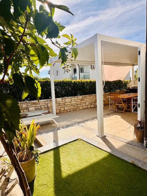 Charming Beach family house St. Pelegrin