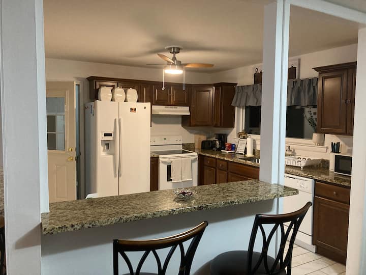 Newly Remodeled! Cozy Ranch Home Near Golf Course! - Chattanooga, TN