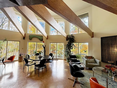 Walton Lake Estate - NYC Getaway - Sleeps 17