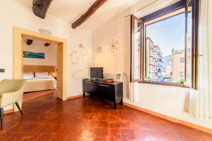 Finestre Sui Tetti - Quiet, City Centre, Beach100m - Salerno