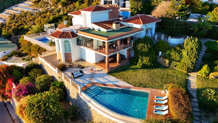 Villa El Pino, Style Espagnol Avec Piscine Privée - Motril
