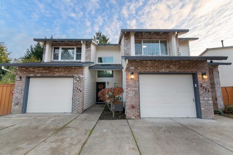 Two Side-by-Side Townhomes · 6BR · Safe & Quiet