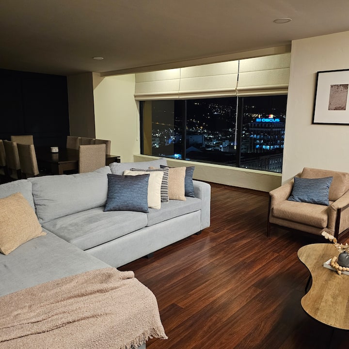 Penthouse "La Catedral" En El Corazón De Ambato. - Ambato