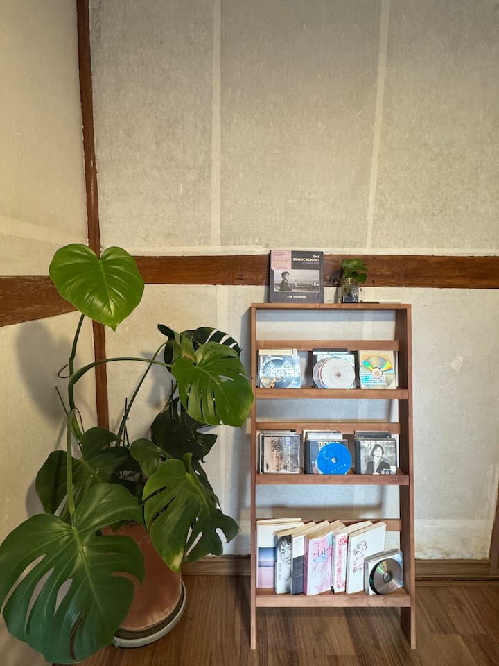 Traditional Hanok Gyeongju Bus Termimal By Walk 5 - 용강동