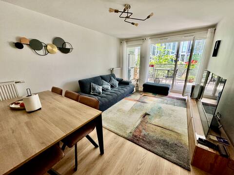 Beautiful apartment near Paris with parking