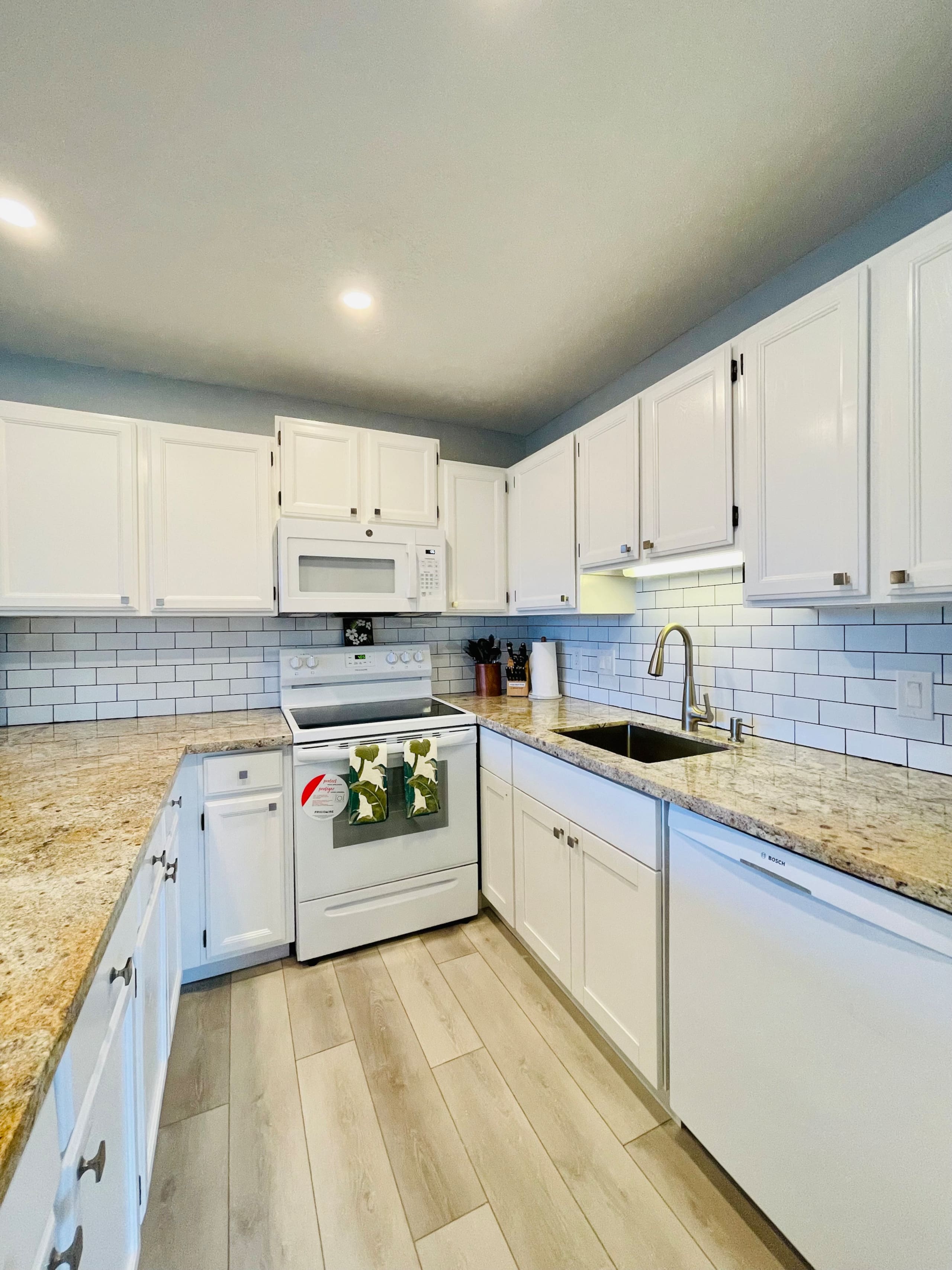 Condo in Kihei · ★4.81 · 2 bedrooms · 2 beds · 1 bath - Image 7