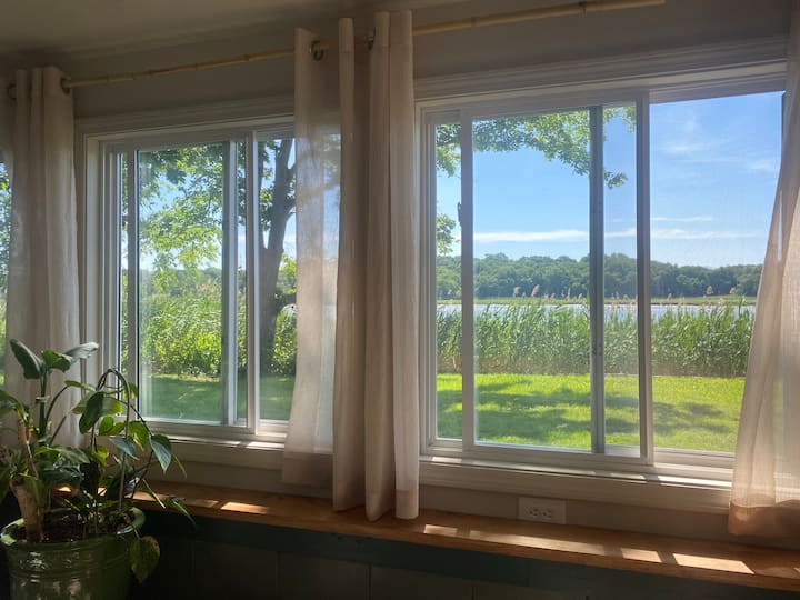 Lovely Water Front Lower-level Loft, Free Parking - Connecticut