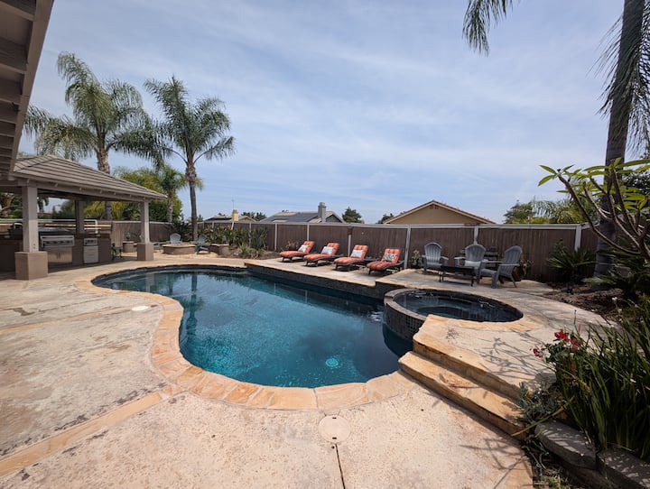 Home In Corona With Amazing Spa, Pool, And Firepit - 科洛納
