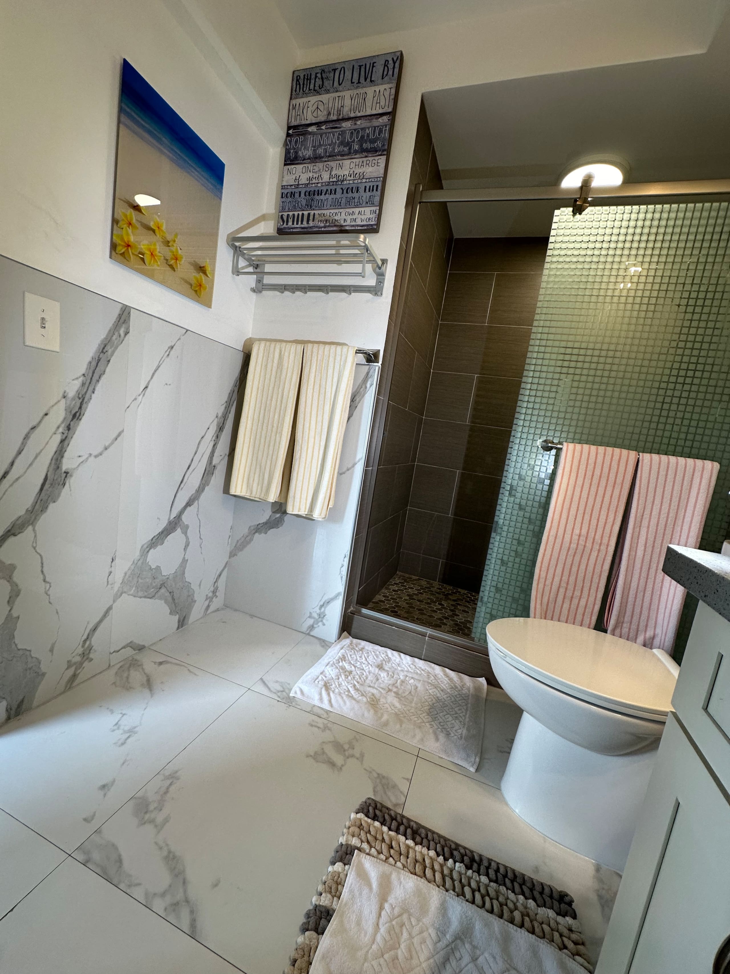 Condo in Honolulu · ★4.91 · 2 bedrooms · 7 beds · 2 private baths - Image 23