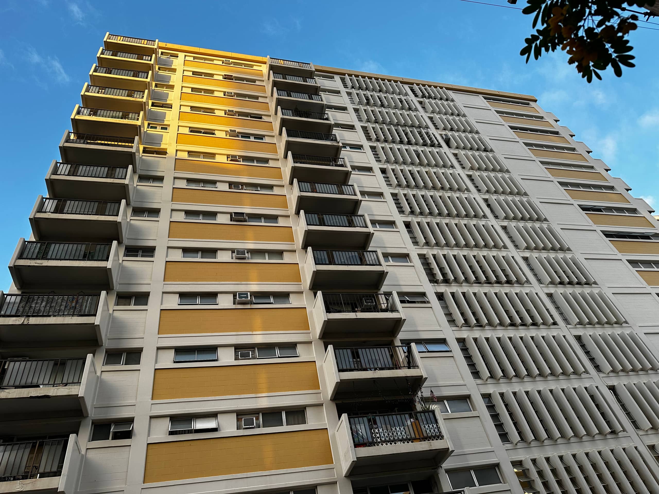 Condo in Honolulu · ★4.91 · 2 bedrooms · 7 beds · 2 private baths - Image 31