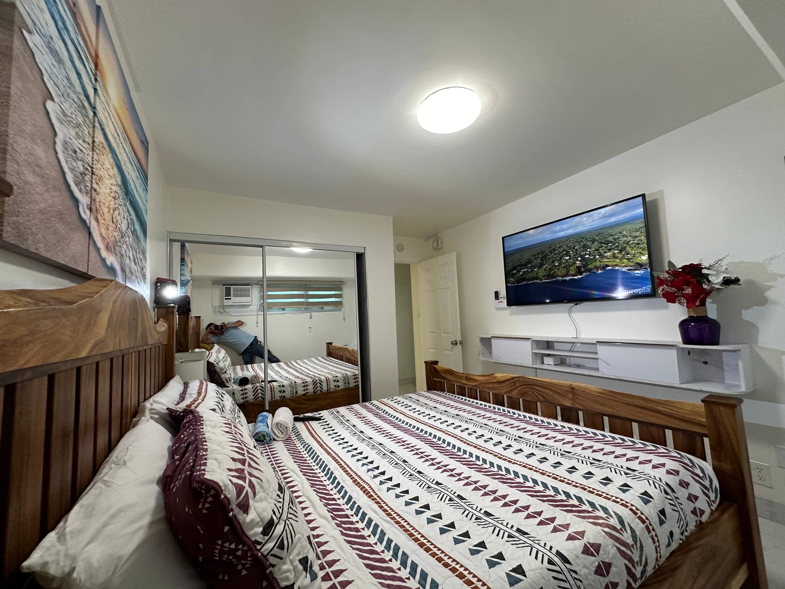 Condo in Honolulu · ★4.91 · 2 bedrooms · 7 beds · 2 private baths - Image 1