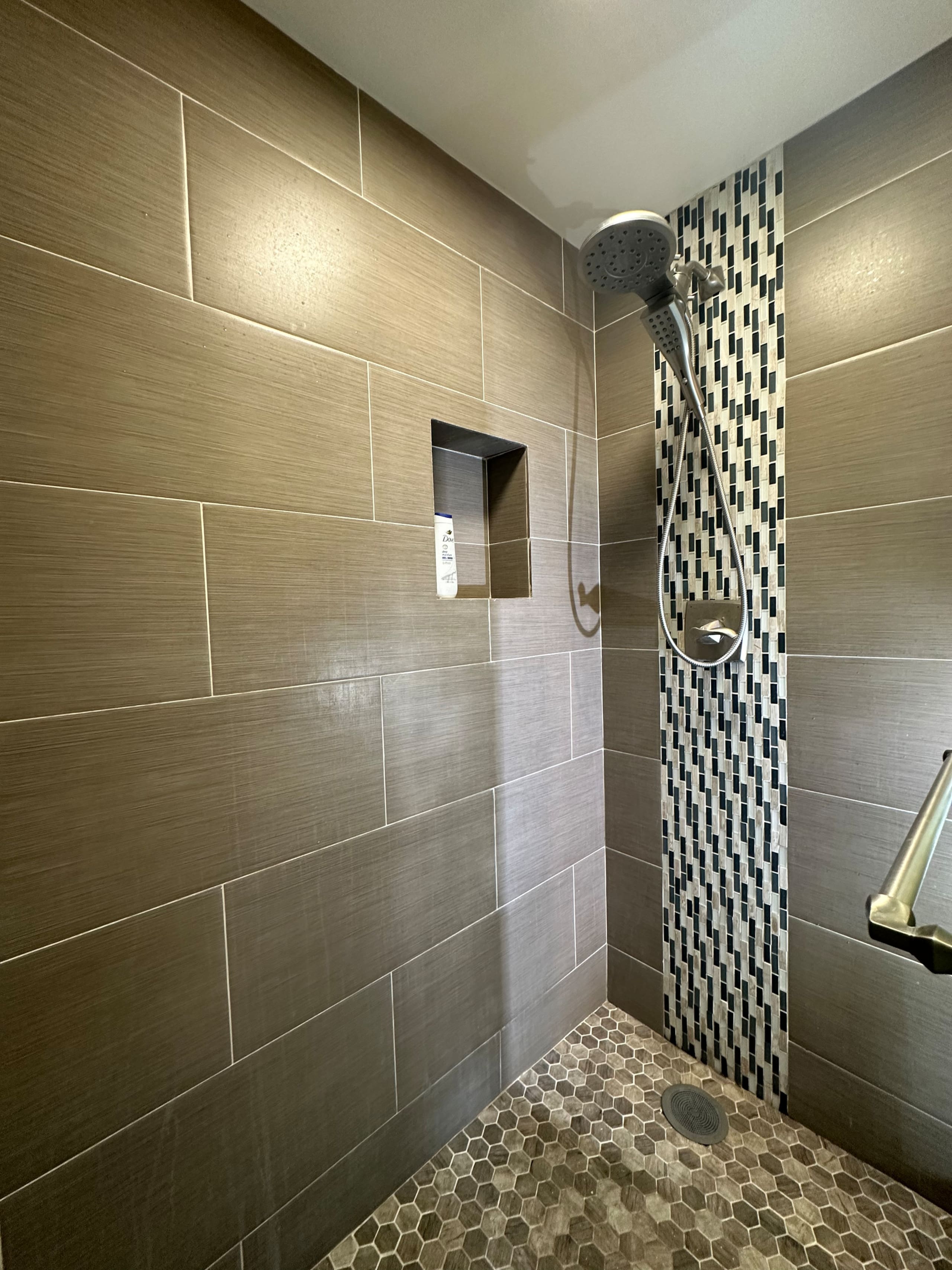 Condo in Honolulu · ★4.91 · 2 bedrooms · 7 beds · 2 private baths - Image 25
