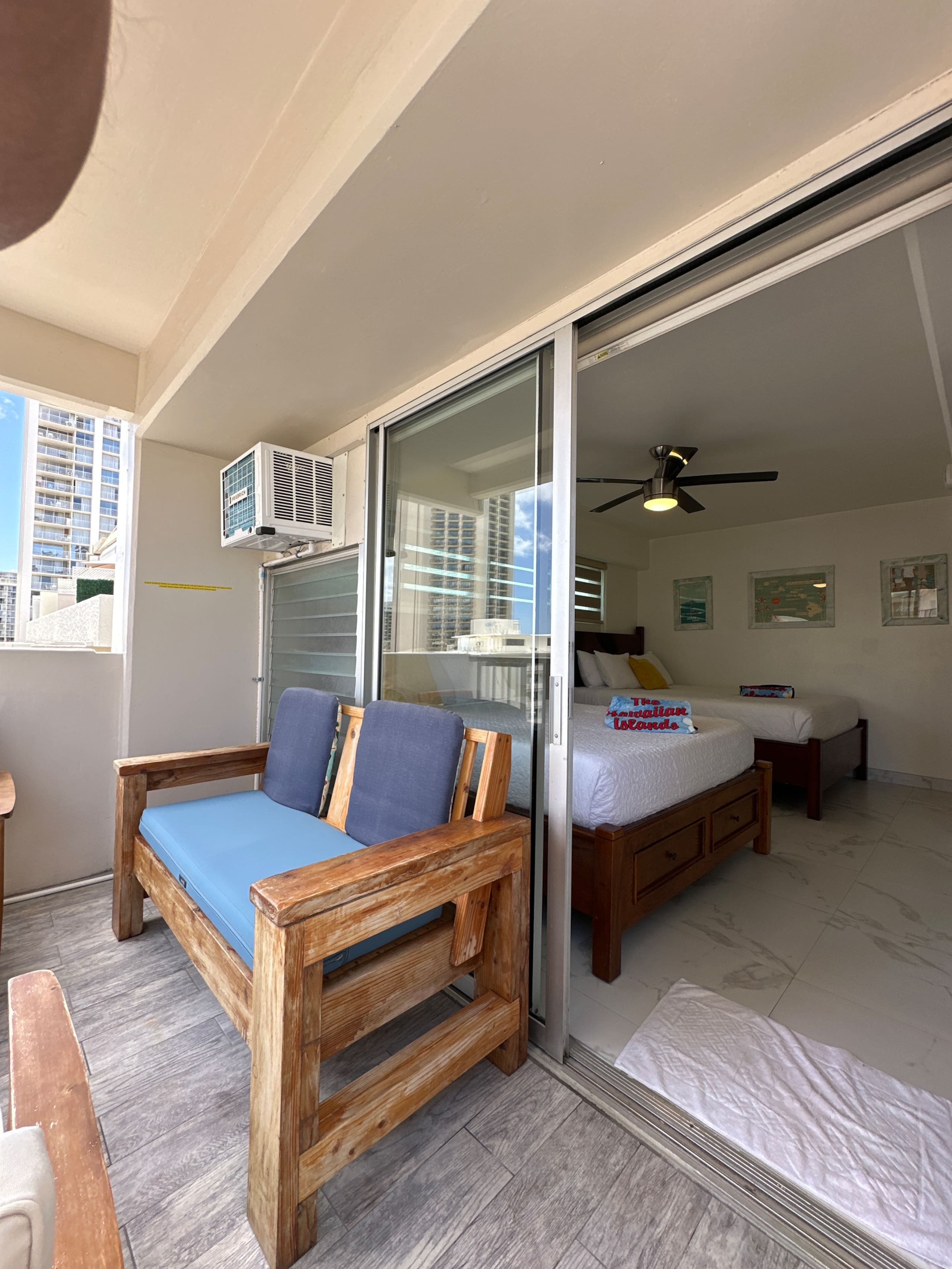 Condo in Honolulu · ★4.91 · 2 bedrooms · 7 beds · 2 private baths - Image 30