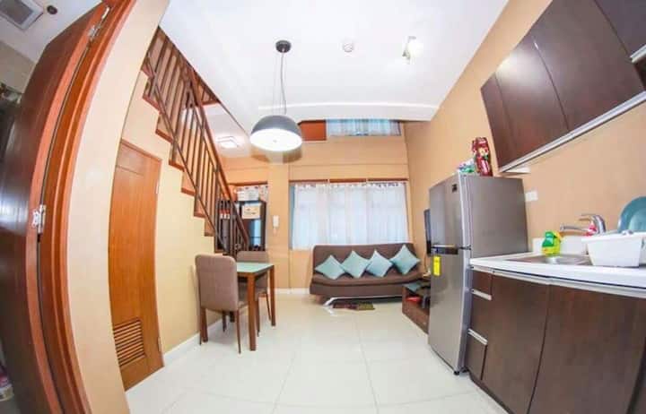 Loft Condo In San Lorenzo Eton Parkview Greenbelt - Makati